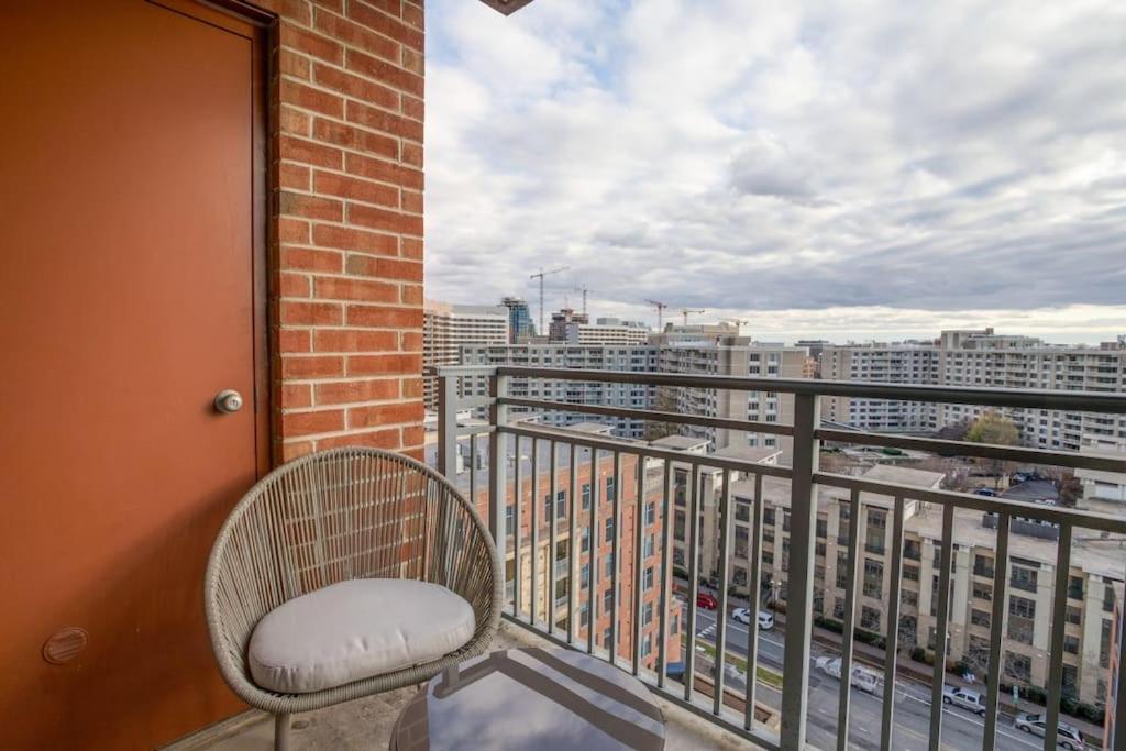 Fantastic 2 Bedroom Condo At Pentagon City Arlington Exterior foto